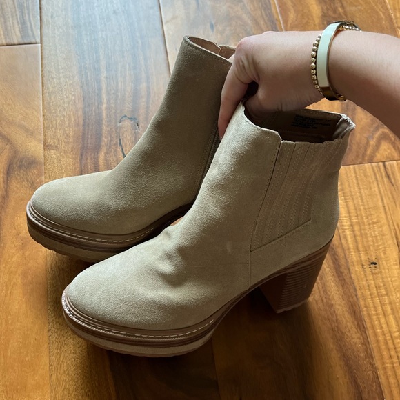 Steve Madden Booties - Picture 3 of 5